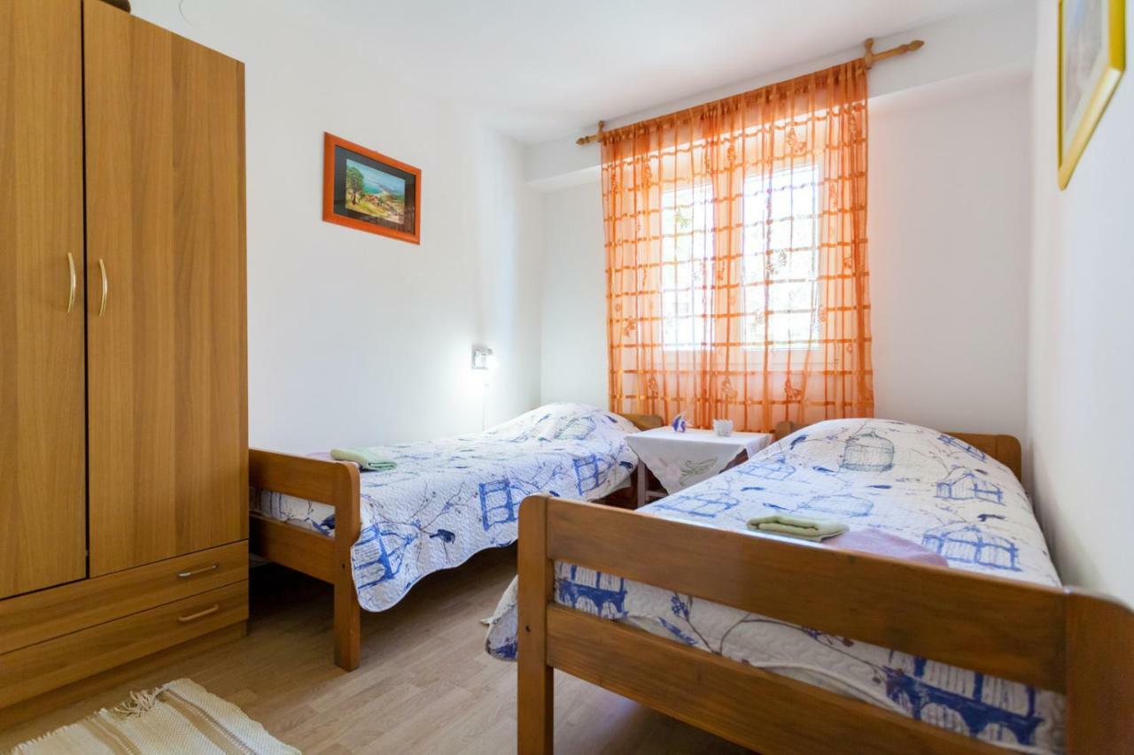 Marina Apartment Malinska Exterior photo